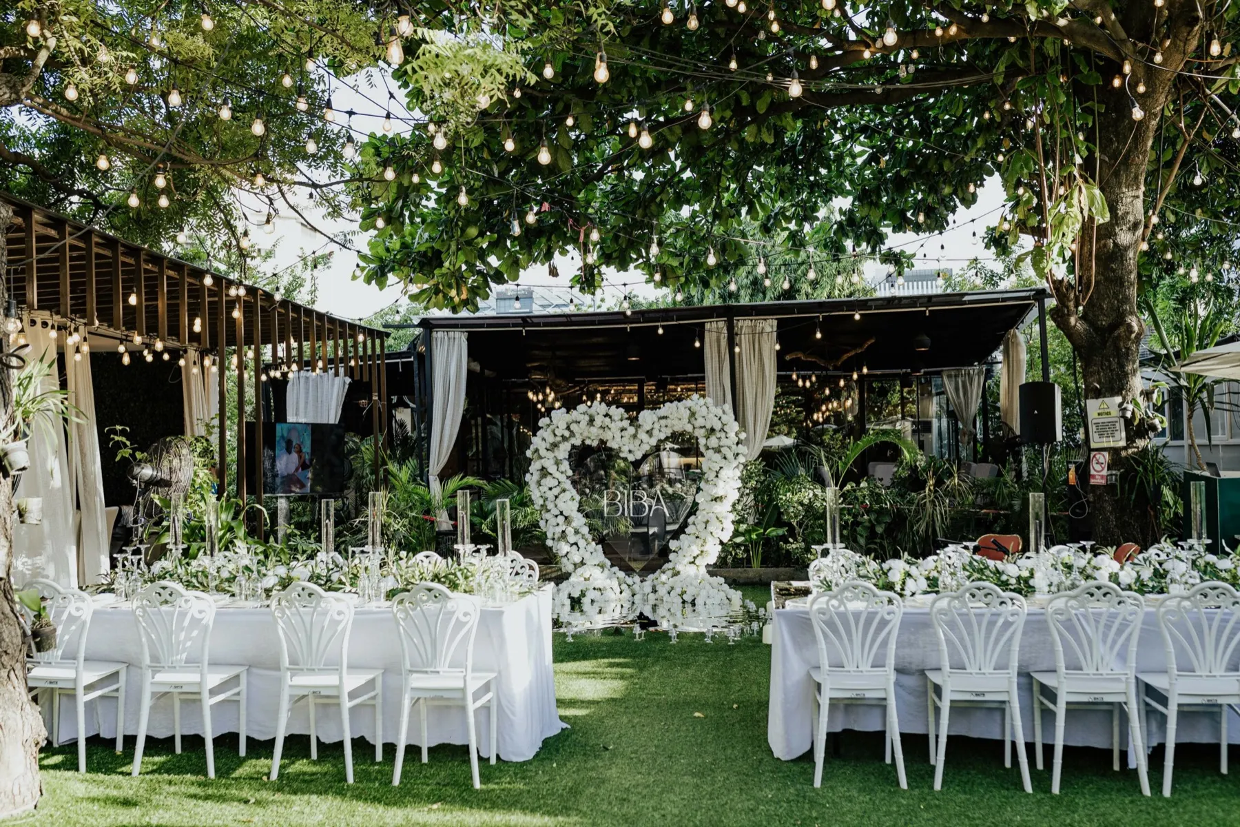 A wide view of the garden set-up